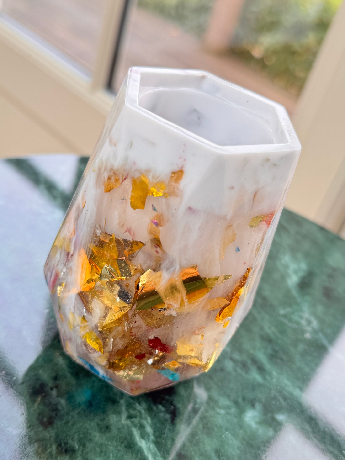 Christmas Tinsel Pot (White Rim)