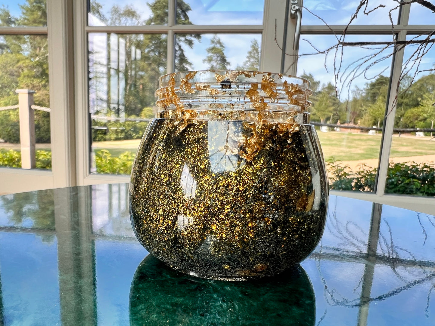 Resin Gold Leaf Calderon
