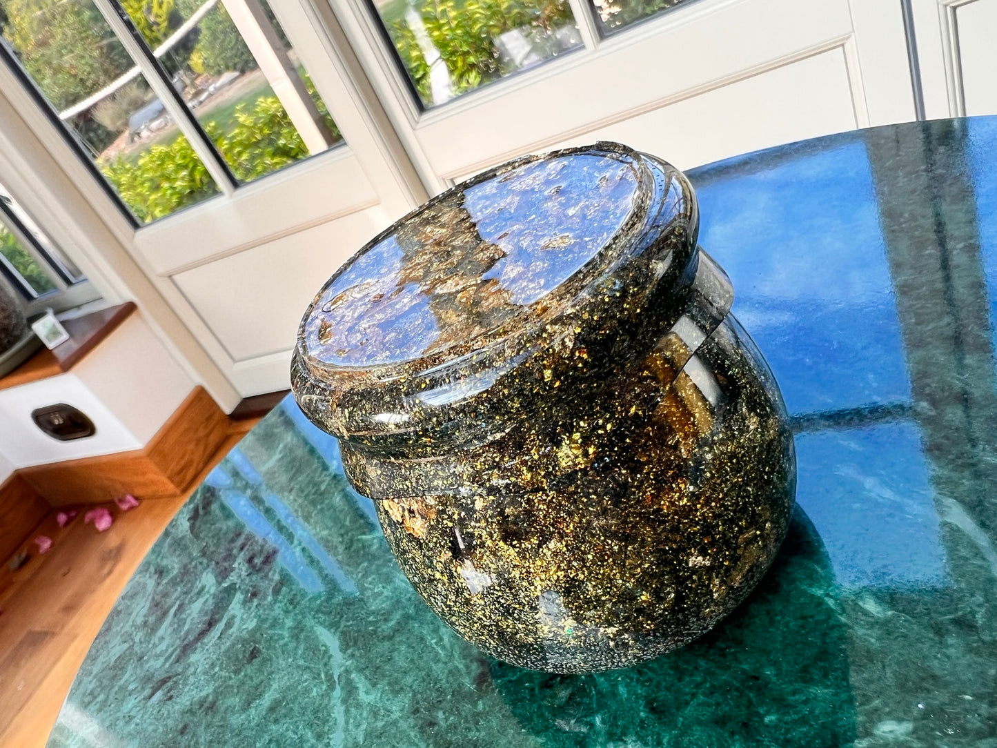 Resin Gold Leaf Calderon