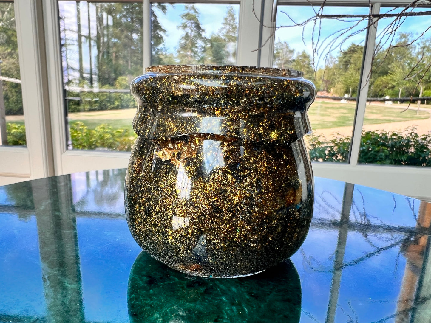 Resin Gold Leaf Calderon