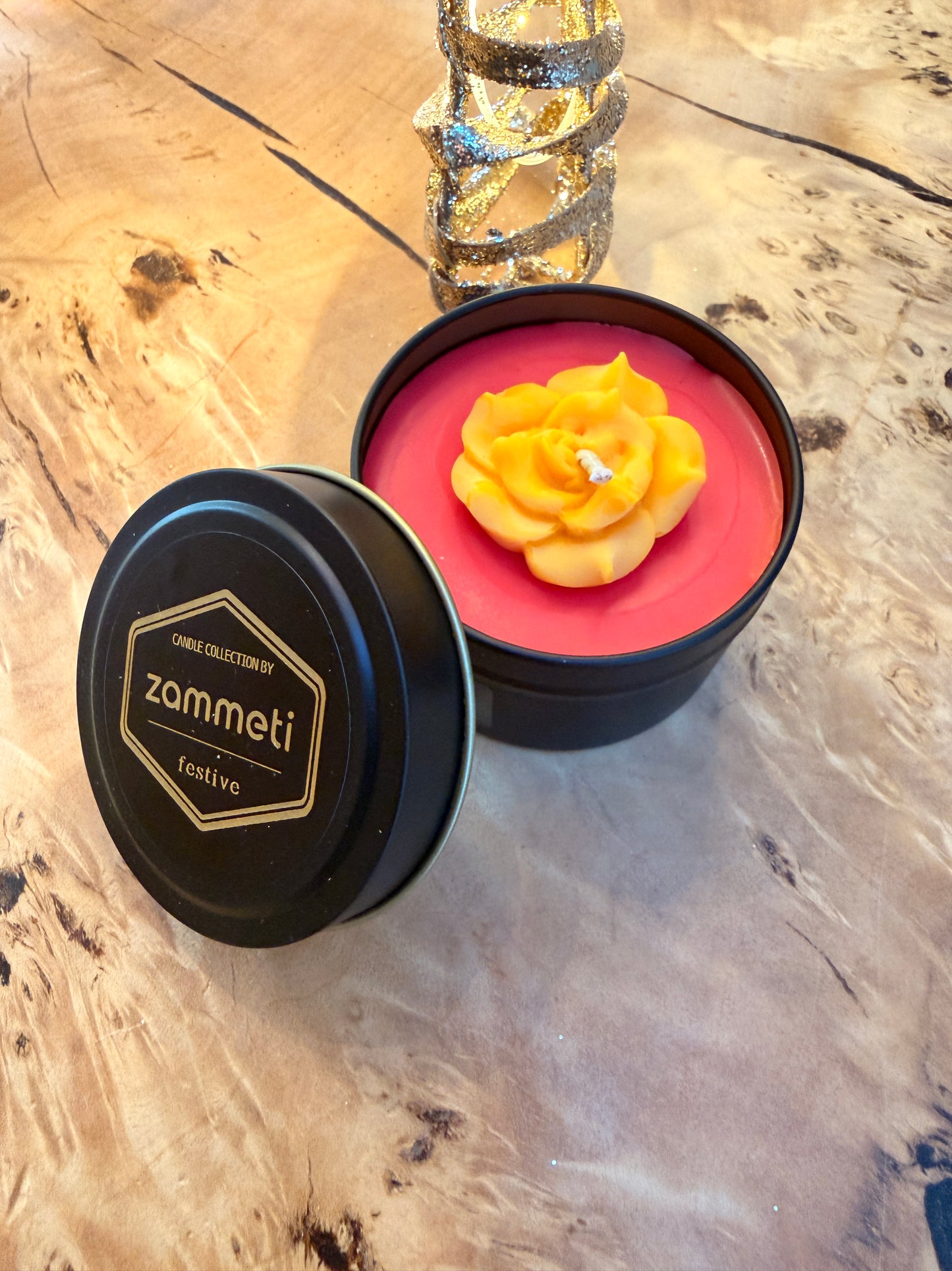 Zammeti Candle Collection - Christmas Tree Red with Yellow Flower 100g