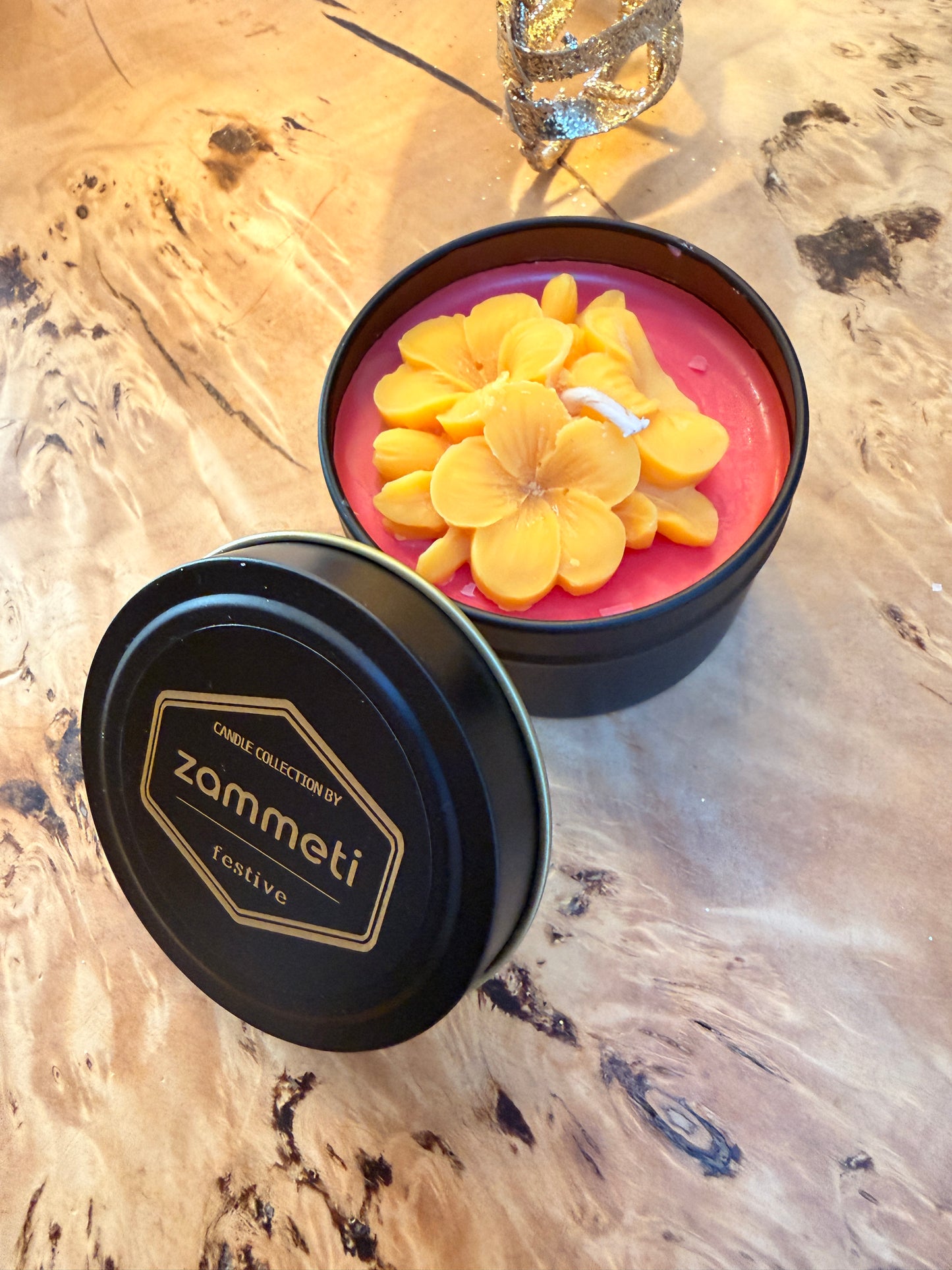 Zammeti Candle Collection - Christmas Tree Red with Yellow Flower 100g